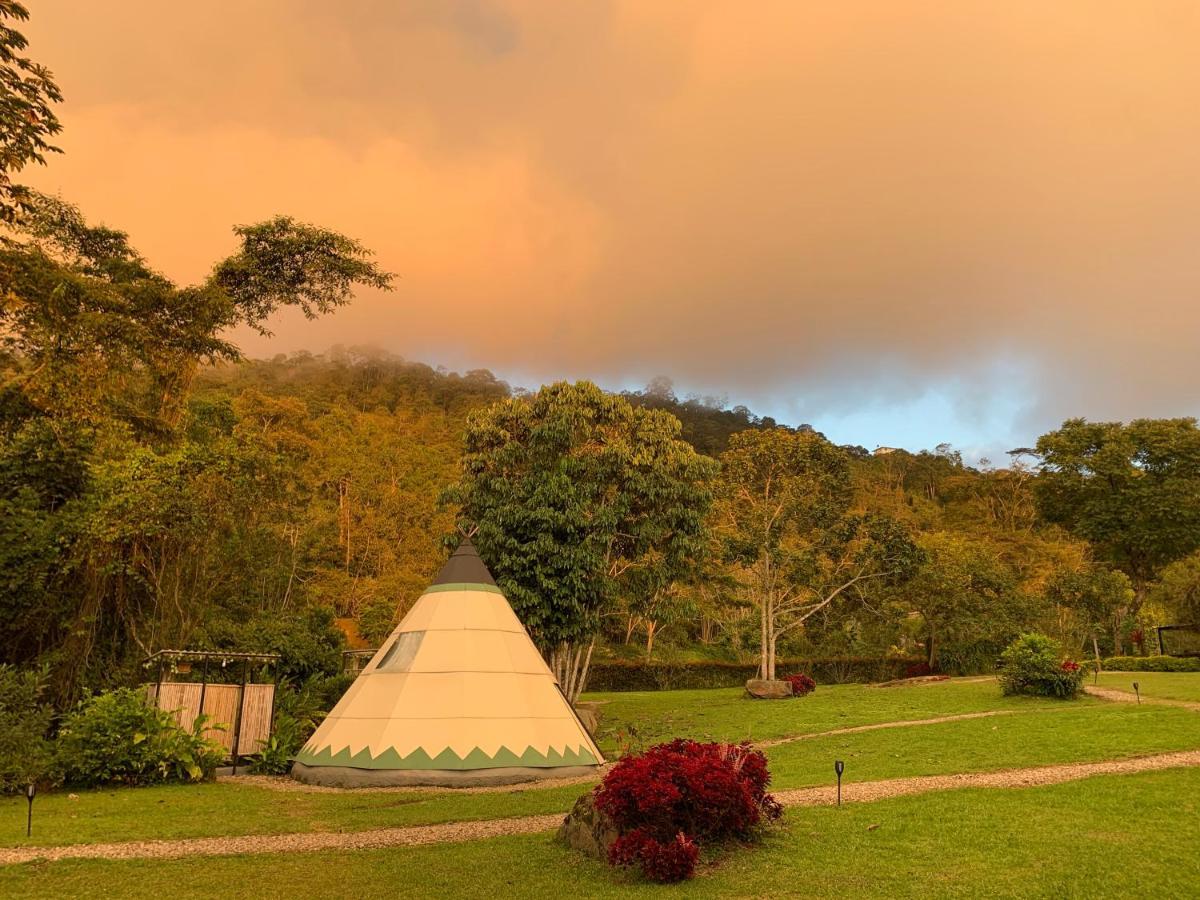 Campo de lujo Refugio Del Bosque Glamping La Mesa (Tequendama)