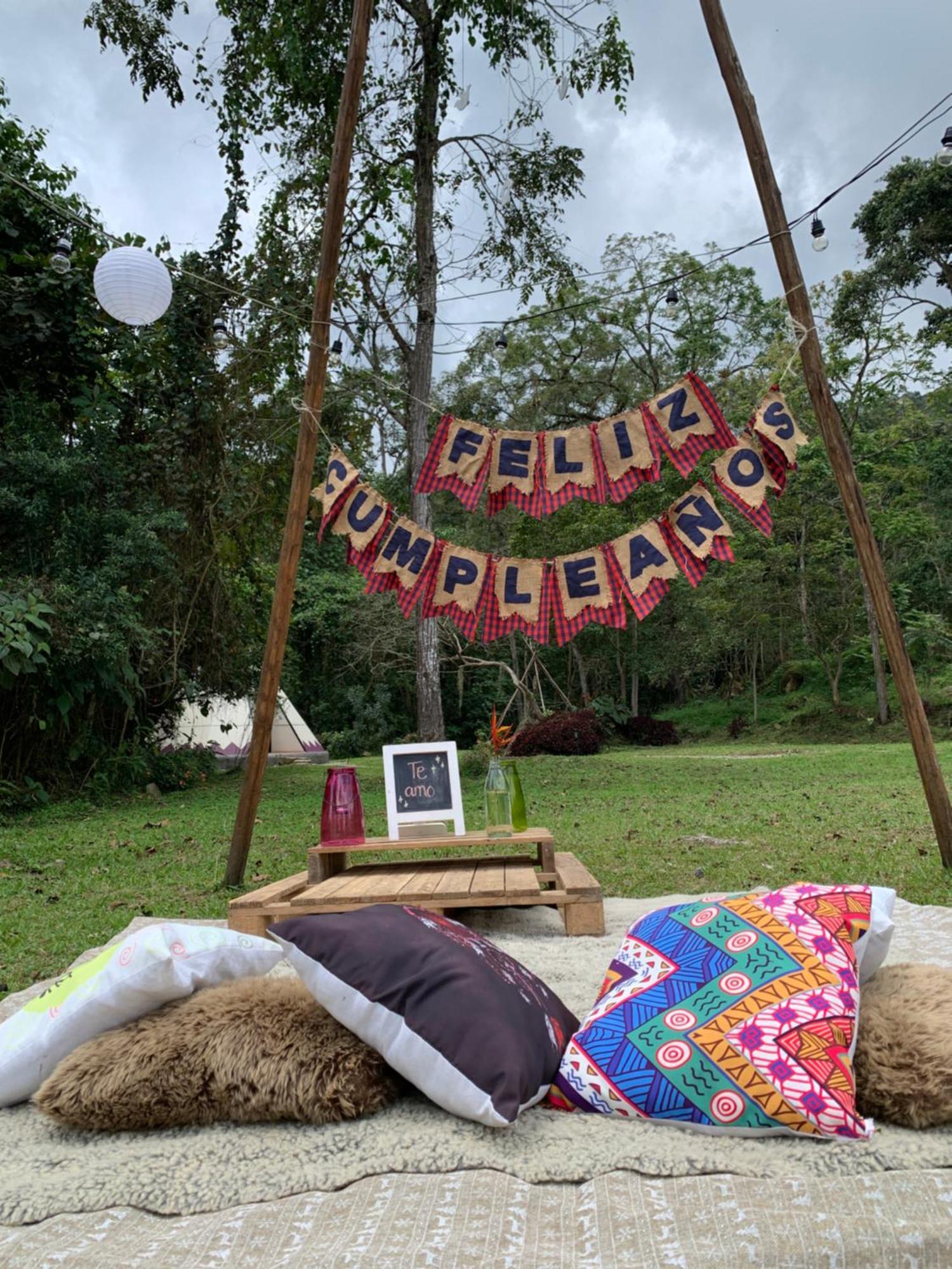 Refugio Del Bosque Glamping Campo de lujo La Mesa (Tequendama)